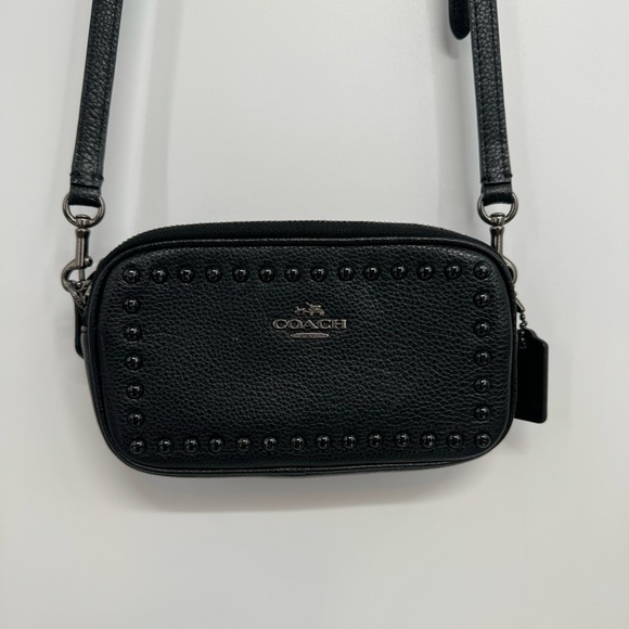 Coach Lacquer Rivets Ladies Small Leather Clutch Handbag - Picture 3 of 15